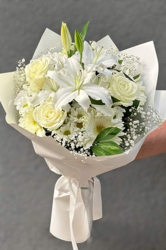 Beyaz Kır Çiçekleri Buketi