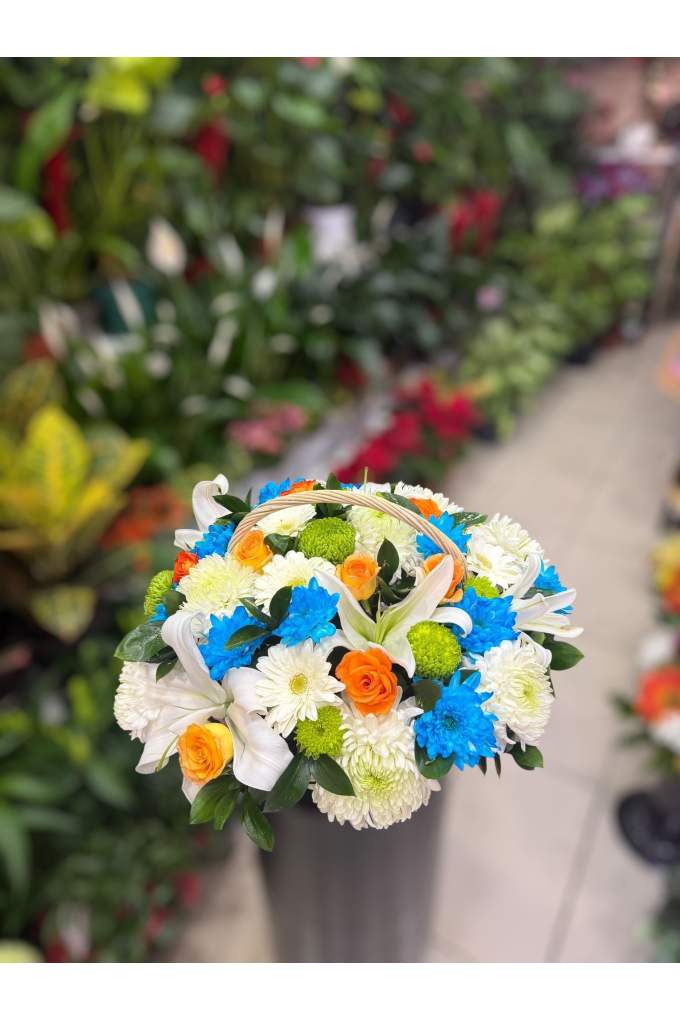 Renkli Sepette Çiçek Aranjmanı