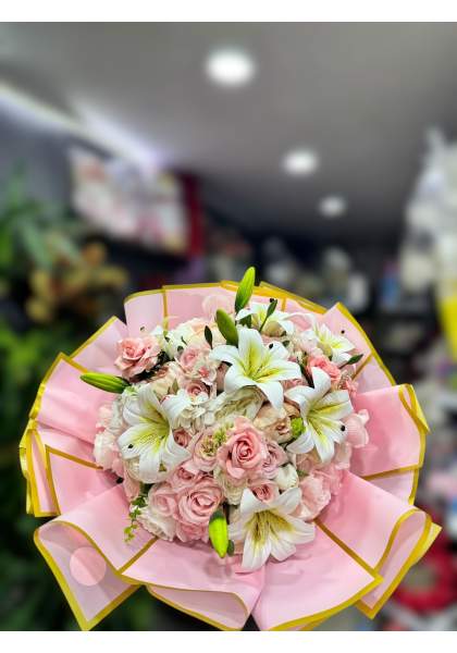 Yapay Lilyum Ve Gül Buketii