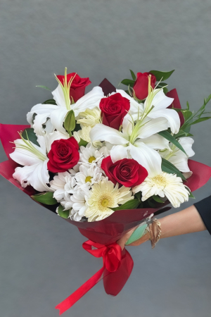 Kırmızı Güllü Lilyumlu Buket 