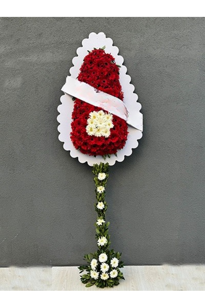 Ayakları da Gelberalı Kırmızı Beyaz Çelenk