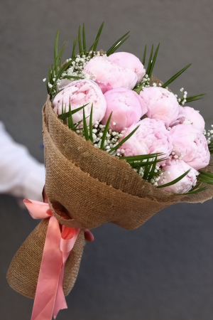 9’lu Pembe Şakayık Buketi