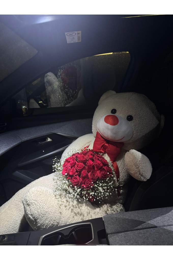 Dev Ayıcık Ve Güller