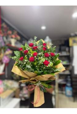 15 Li Kırmızı Gül Buketi