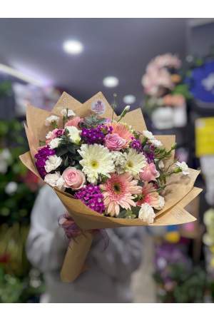 Karışık Renkli Çiçek Buketi