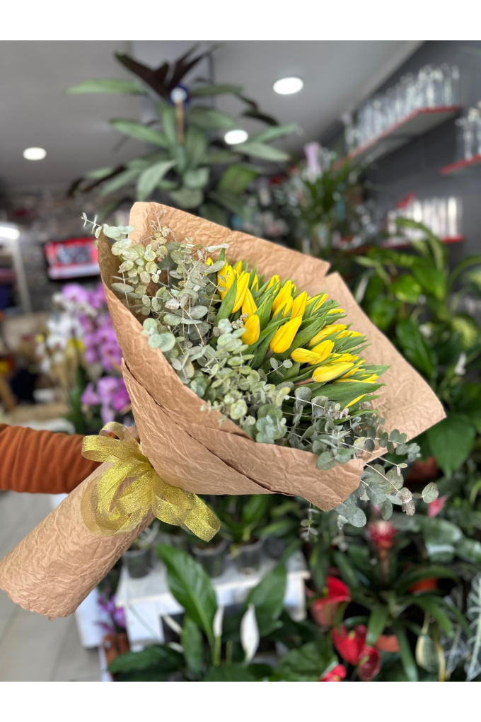 50 Adet Sarı Lale Buketi