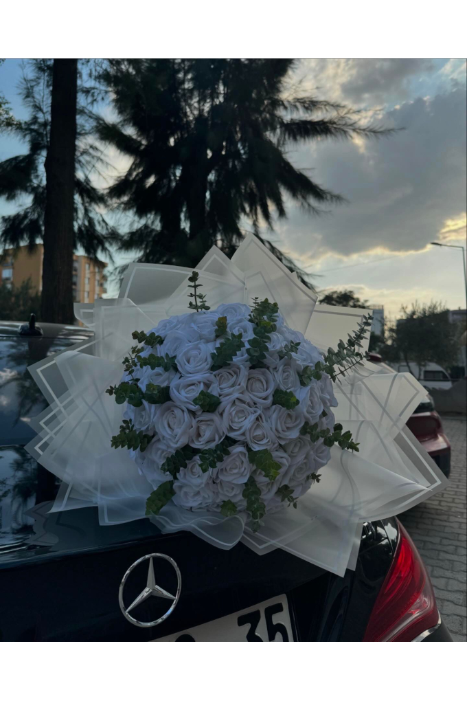 64 Adet Kadife Beyaz Gül