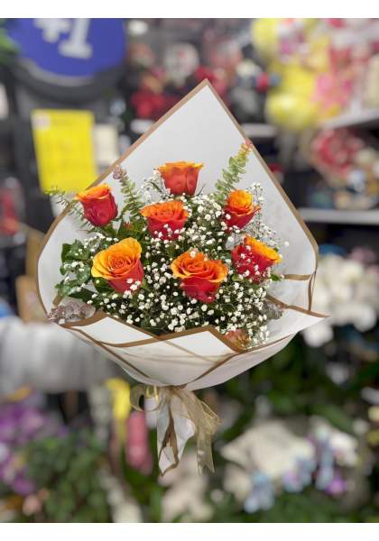 7 Adet İthal Turuncu Gül Buketi 7 Adet İthal Turuncu Gül Buketi