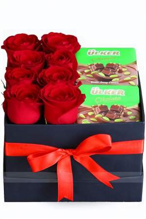 Kırmızı Gül & Çikolata Hediye Kutusu
