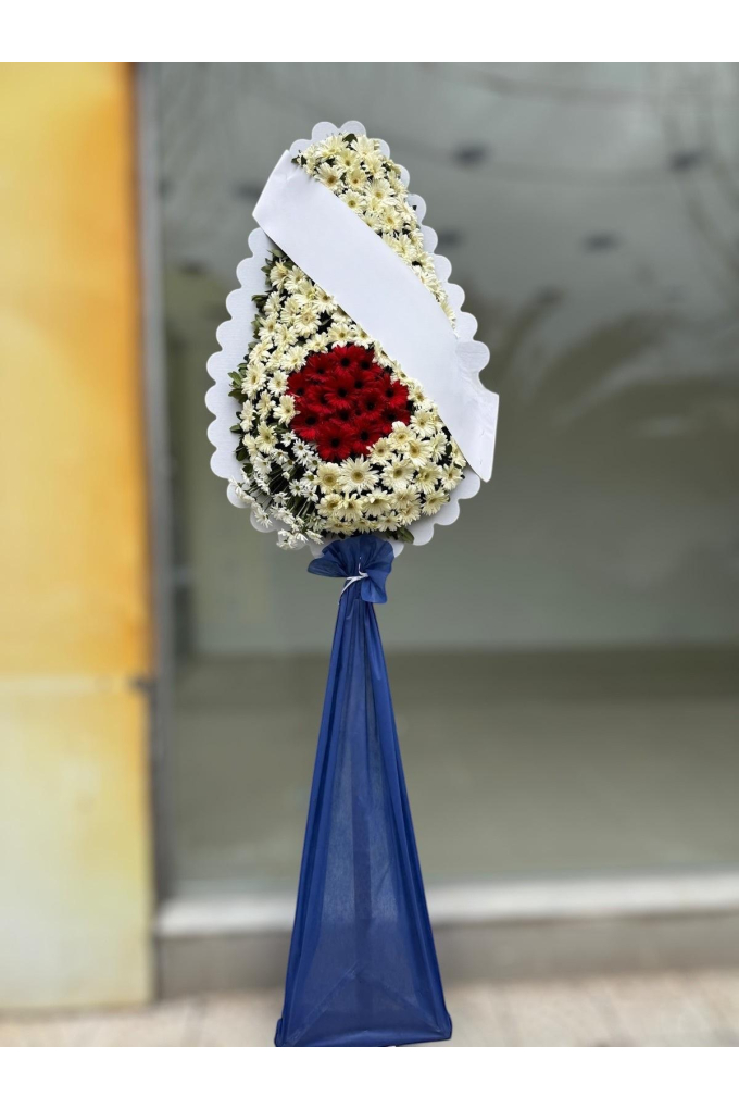 Kırmızı Beyaz Tonlamalı Çelenk