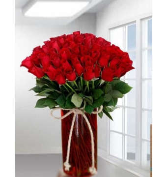 En ucuz cam vazoda 101 kırmızı gül