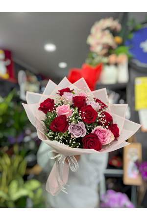 İzmir 15’li Soft Pembe & Kırmızı Gül Buketi