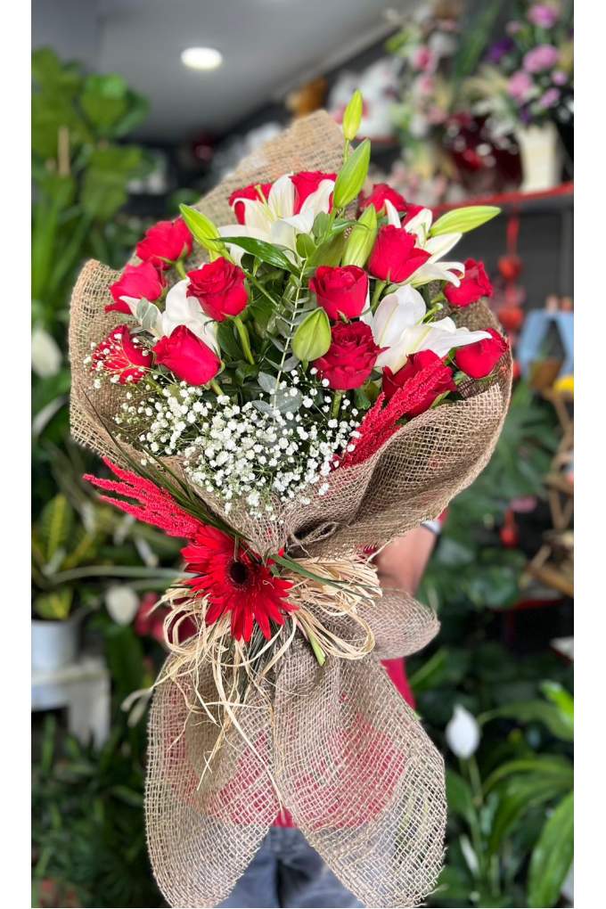 Gül Ve Kazablanka Buketi