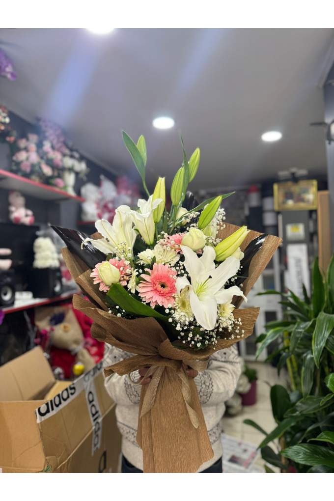 Kazablanka Gelbera Beyaz Gül Buketi