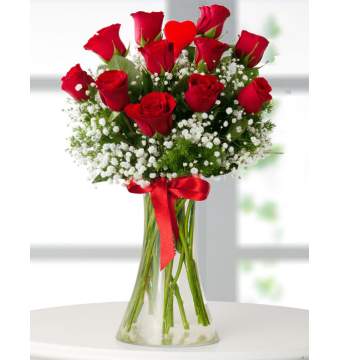 Vazoda 15 Kırmızı Gül
